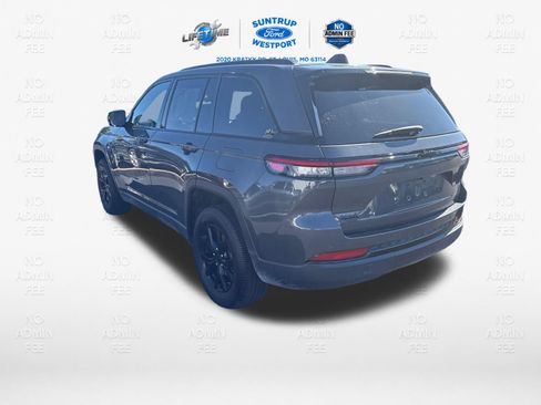 Used 2024 Jeep Grand Cherokee Altitude AWD/4WD image 9
