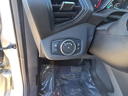 Used 2019 Ford Escape SE image 10