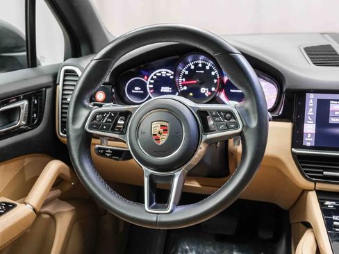 Used 2020 Porsche Cayenne image 17