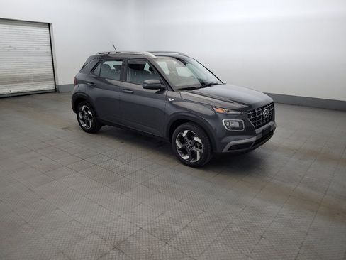 Used 2024 Hyundai Venue SEL FWD image 11