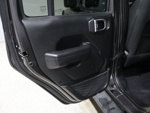 Used 2019 Jeep Wrangler Unlimited Sport image 17