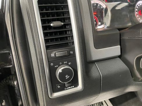 Used 2015 RAM 1500 Classic SLT w/ SLT Plus D←cor Group image 28