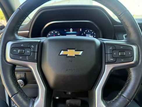Used 2022 Chevrolet Suburban LT AWD/4WD image 18