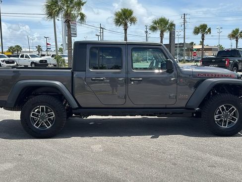 Used 2026 Jeep Gladiator Mojave AWD/4WD image 7