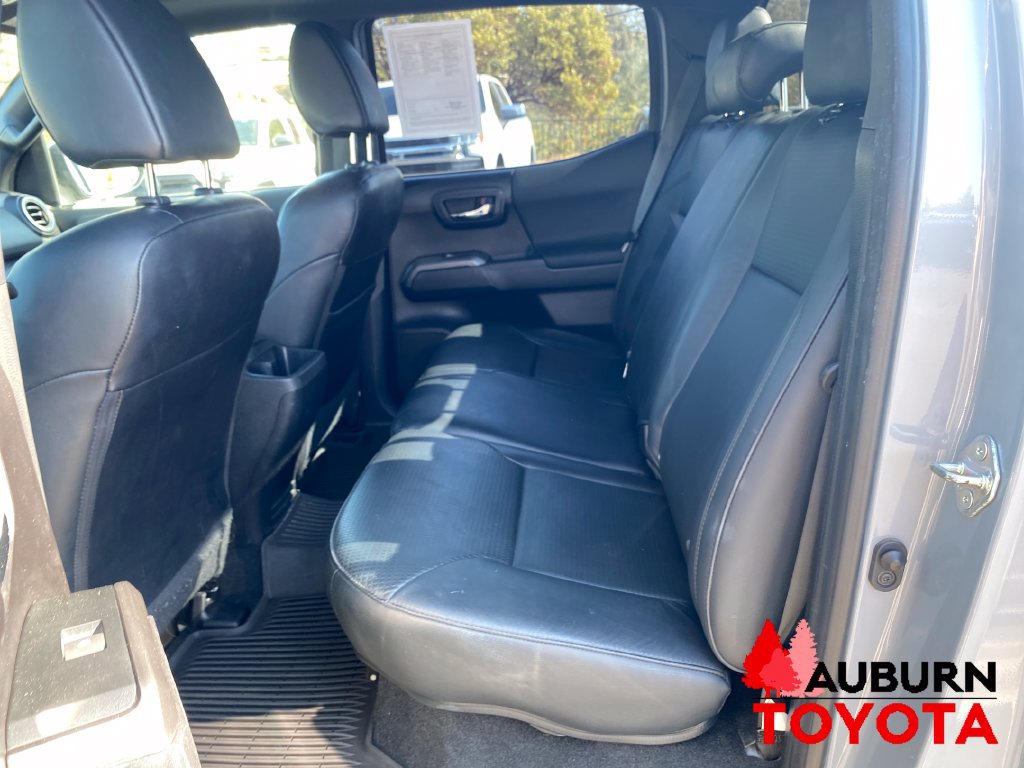 Used 2020 Toyota Tacoma TRD Sport w/ TRD Premium Sport Package AWD/4WD image 18
