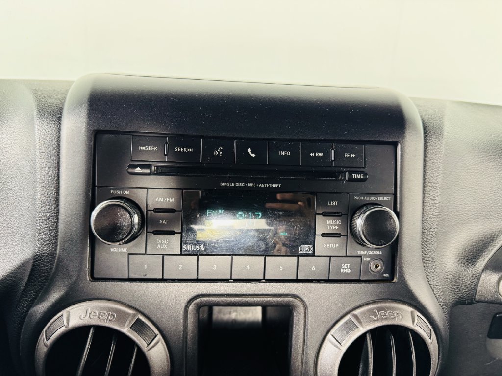 Used 2018 Jeep Wrangler Unlimited Sport w/ Connectivity Group AWD/4WD image 11