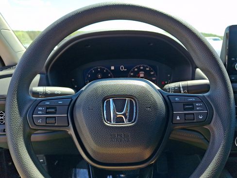 Used 2025 Honda Accord LX image 19