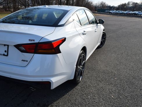 Used 2024 Nissan Altima 2.5 SR w/ SR Premium Package AWD/4WD image 7