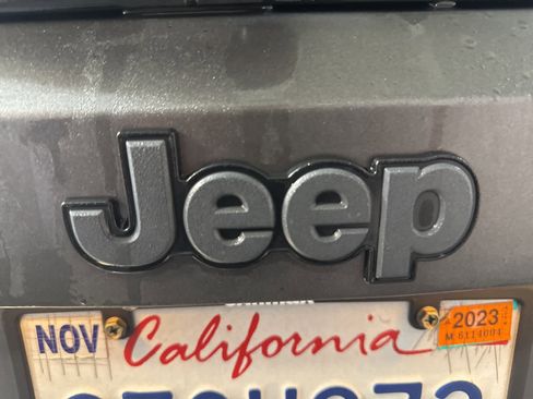 Used 2016 Jeep Renegade Trailhawk image 12