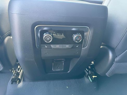 Used 2026 Chevrolet Suburban RST w/ Comfort Package image 17