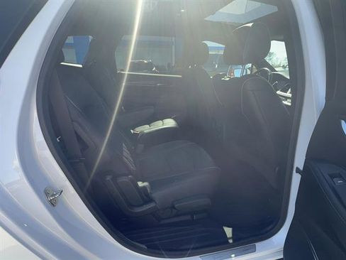 Used 2022 Buick Enclave Avenir w/ LPO, Floor Liner Package AWD/4WD image 10