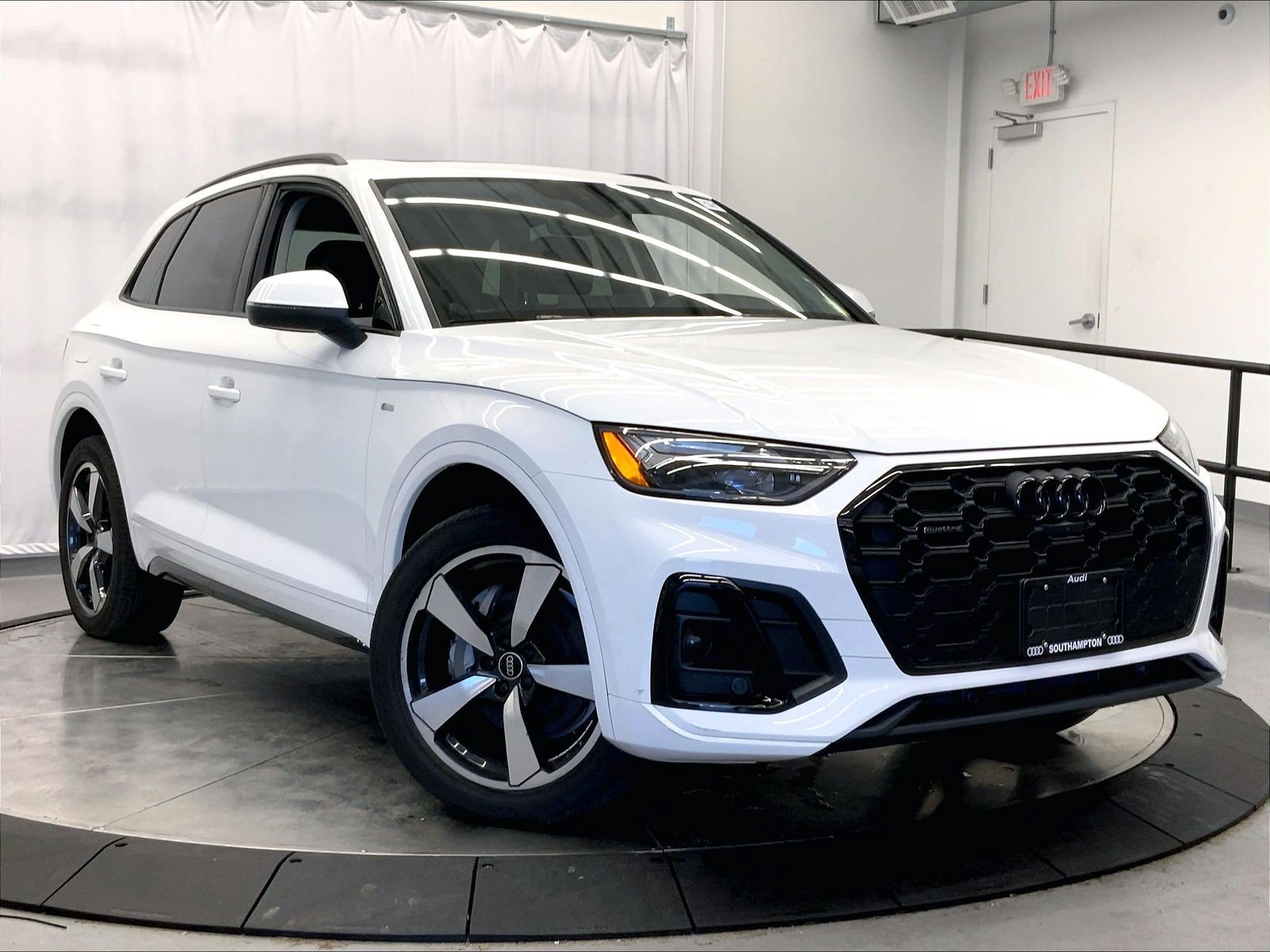 Certified 2023 Audi Q5 2.0T Premium Plus w/ Premium Plus Package AWD/4WD image 1