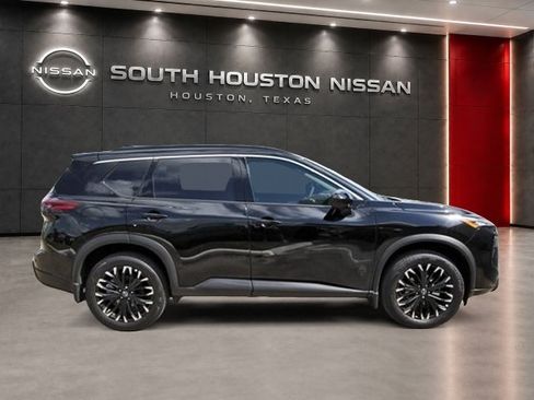 Certified 2026 Nissan Rogue Dark Armor FWD image 5