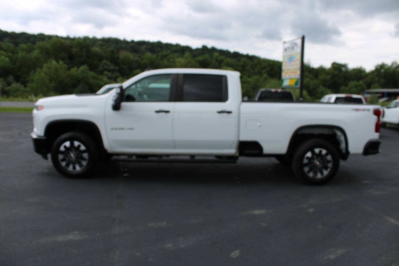Used 2021 Chevrolet Silverado 2500 Custom w/ Custom Value Package AWD/4WD image 3