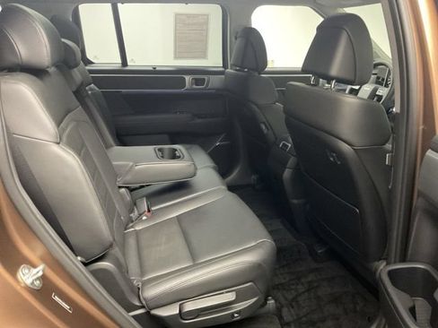 Used 2024 Hyundai Santa Fe Limited AWD/4WD image 29