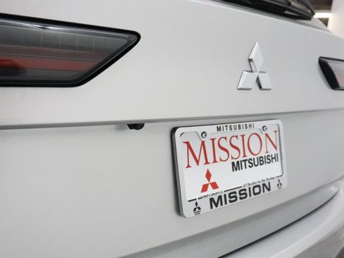 New 2026 Mitsubishi Outlander ES FWD image 4