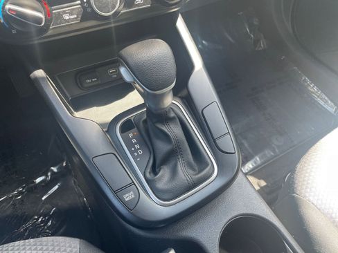 Used 2025 Kia Soul LX w/ LX Technology Package FWD image 39