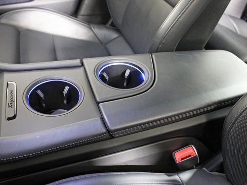 Used 2020 Porsche Taycan Turbo image 35