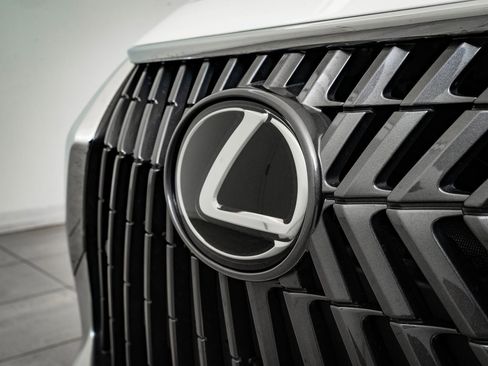 Certified 2023 Lexus ES 250 w/ Premium Package image 3