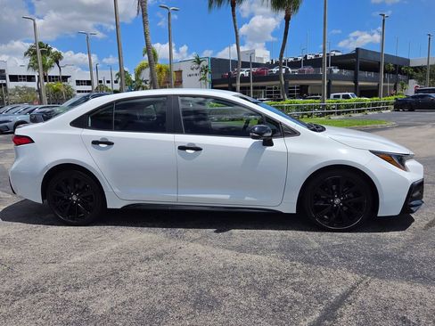 Used 2022 Toyota Corolla SE FWD image 6