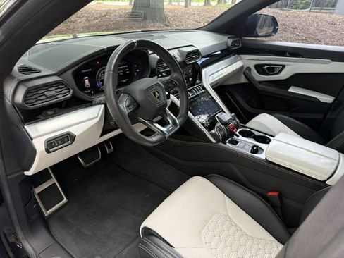 Used 2020 Lamborghini Urus AWD/4WD image 12