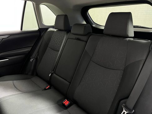 Used 2024 Toyota RAV4 XLE FWD image 22