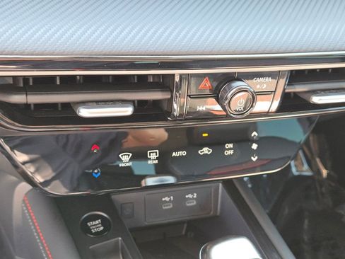 New 2025 Nissan Kicks SR image 13