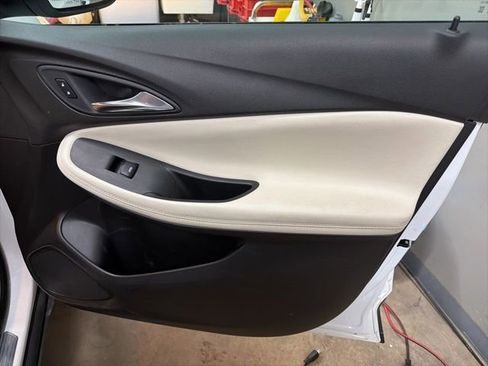 Used 2023 Buick Encore GX Select image 24