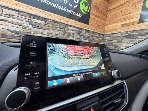 Used 2019 Honda Accord Touring image 25