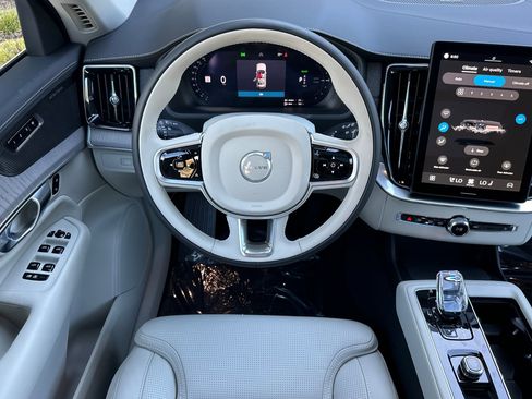 New 2026 Volvo XC90 T8 Ultra image 12