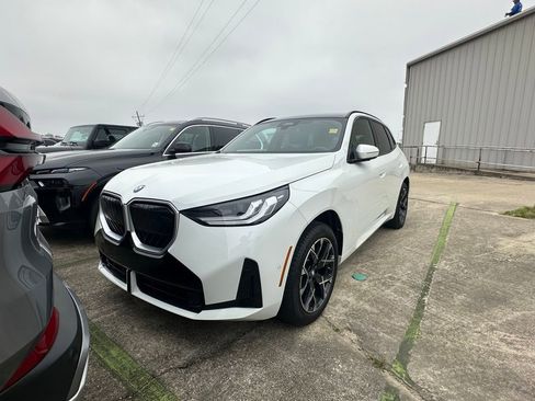 Certified 2025 BMW X3 xDrive30i w/ M Sport Package image 1