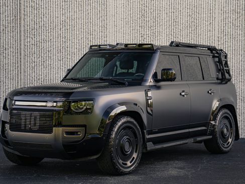 Used 2021 Land Rover Defender 110 X AWD/4WD image 1