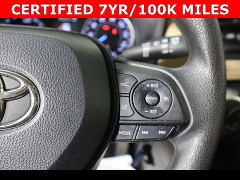 Used 2021 Toyota RAV4 LE image 24