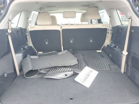 Used 2020 Toyota Highlander XLE image 8