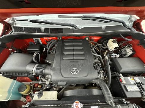 Used 2017 Toyota Tundra SR5 w/ SR5 Upgrade Package AWD/4WD image 34