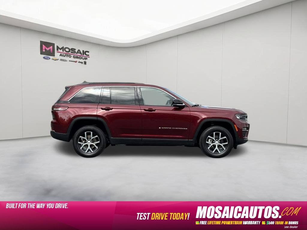 Used 2025 Jeep Grand Cherokee Limited w/ Luxury Tech Group II AWD/4WD image 8