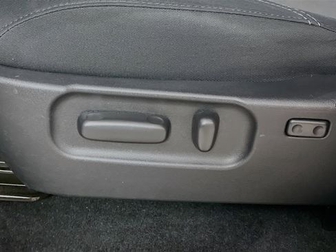 Used 2021 Toyota Tacoma TRD Off-Road image 16