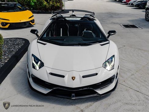 Used 2021 Lamborghini Aventador SVJ AWD/4WD image 11
