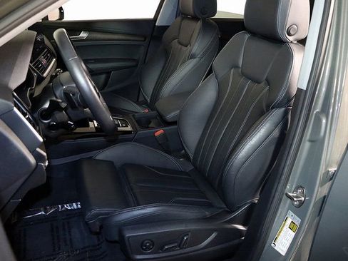 Used 2025 Audi Q5 e Premium Plus w/ Premium Plus Package AWD/4WD image 4