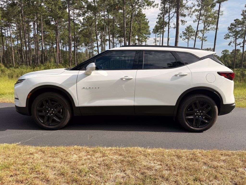New 2026 Chevrolet Blazer LT w/ Convenience Package FWD image 2