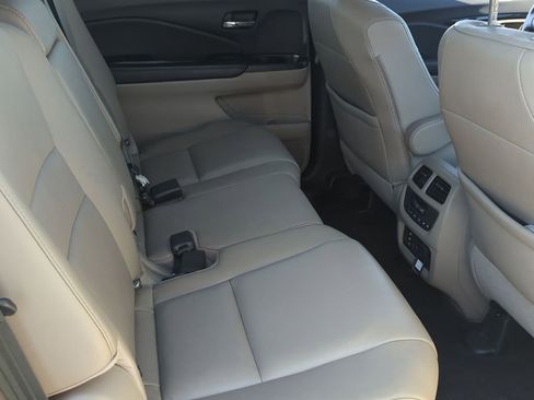 Used 2016 Honda Pilot Touring image 26