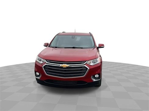 Certified 2021 Chevrolet Traverse LT image 3