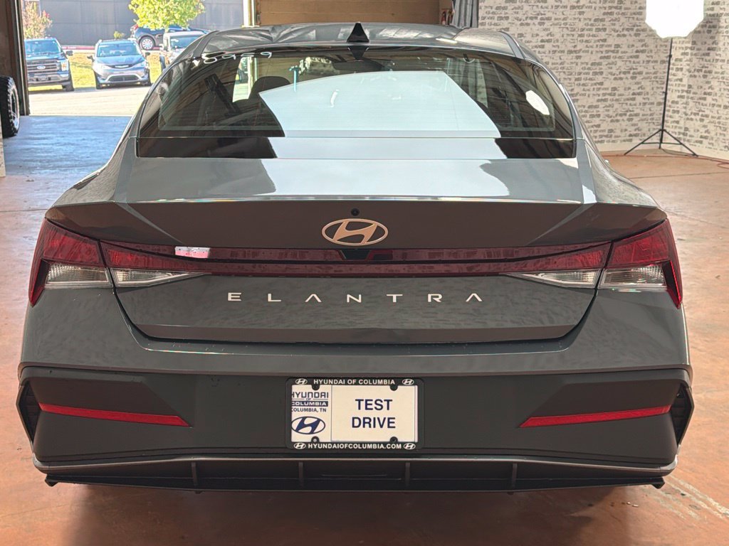 New 2026 Hyundai Elantra SE FWD image 6