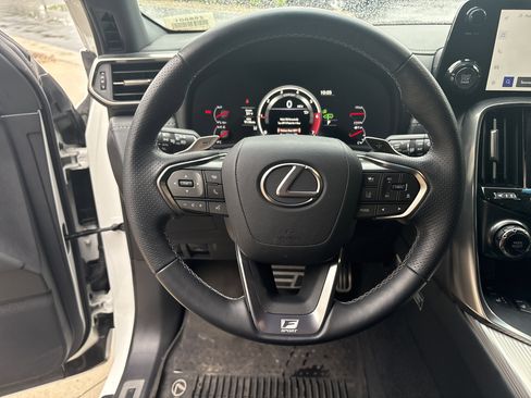 Used 2024 Lexus LX 600 F Sport AWD/4WD image 17