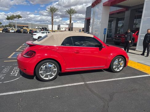 Used 2019 Volkswagen Beetle 2.0T SE image 4