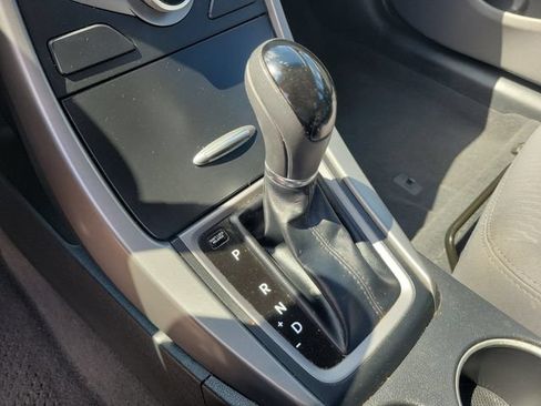 Used 2015 Hyundai Elantra SE w/ Option Group 02 FWD image 18