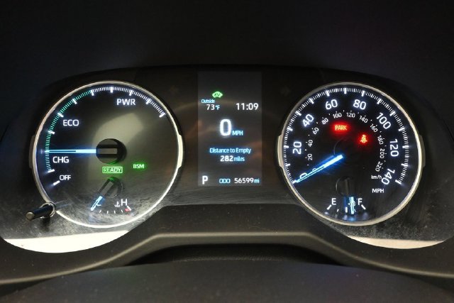 Used 2021 Toyota RAV4 XLE Premium AWD/4WD image 23