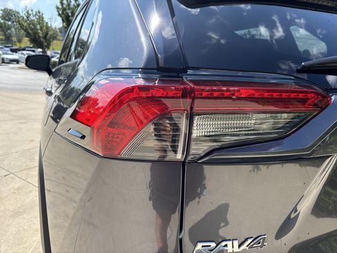 Used 2025 Toyota RAV4 XLE AWD/4WD image 9