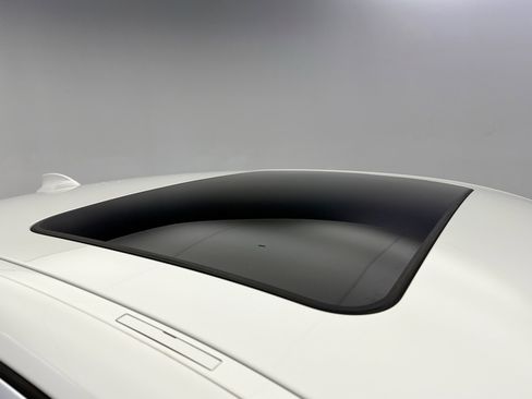 Used 2021 BMW 330i xDrive Sedan w/ Convenience Package image 17