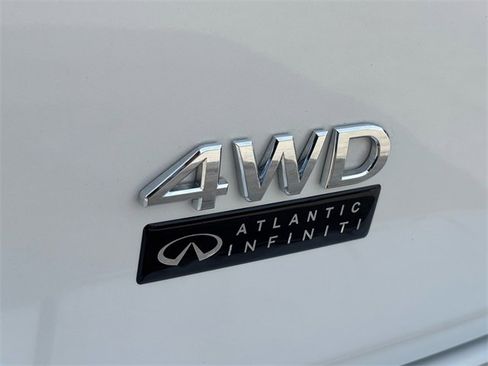 Used 2024 INFINITI QX80 Sensory w/ All-Season Package image 18